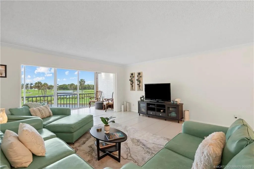 5558 NE Gulfstream Way