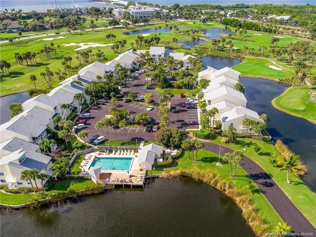 5558 NE Gulfstream Way