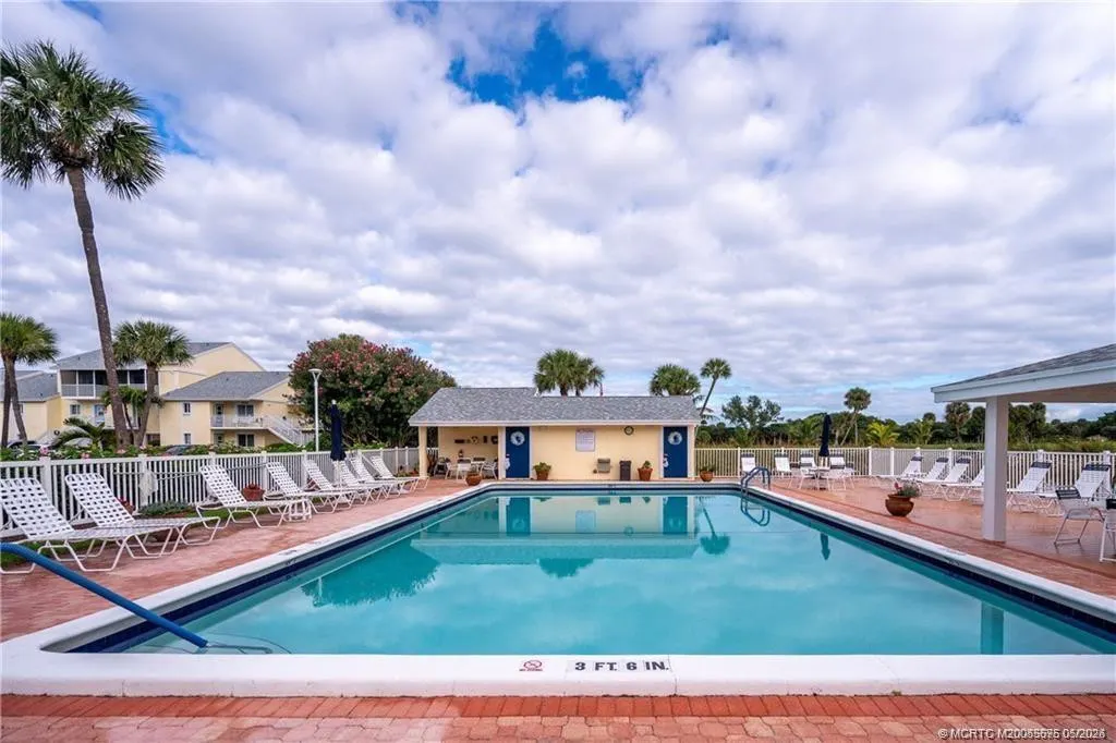5558 NE Gulfstream Way