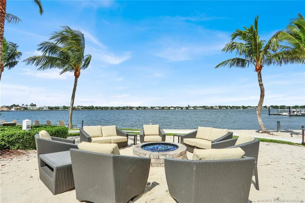 104 Water Club N