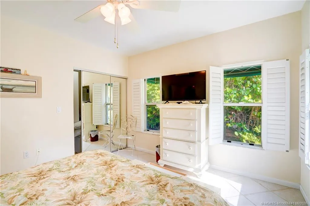 184 NE Edgewater Drive #1001