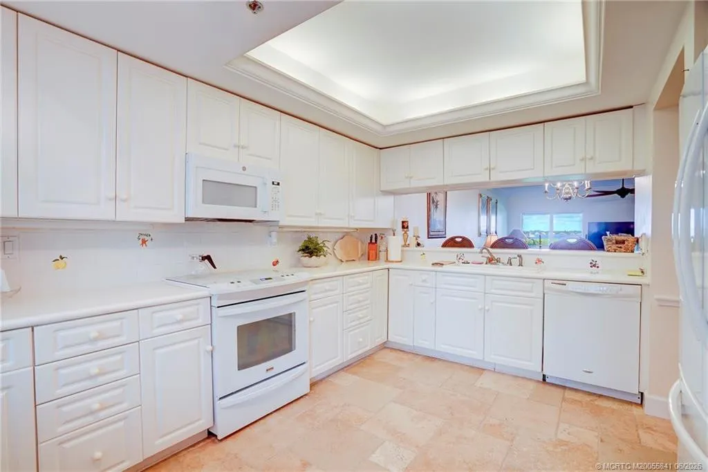 184 NE Edgewater Drive #1001