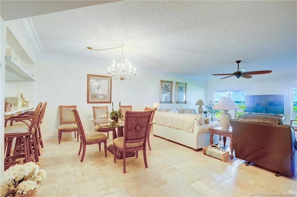 184 NE Edgewater Drive #1001