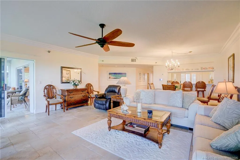 184 NE Edgewater Drive #1001