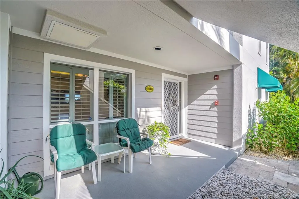 184 NE Edgewater Drive #1001