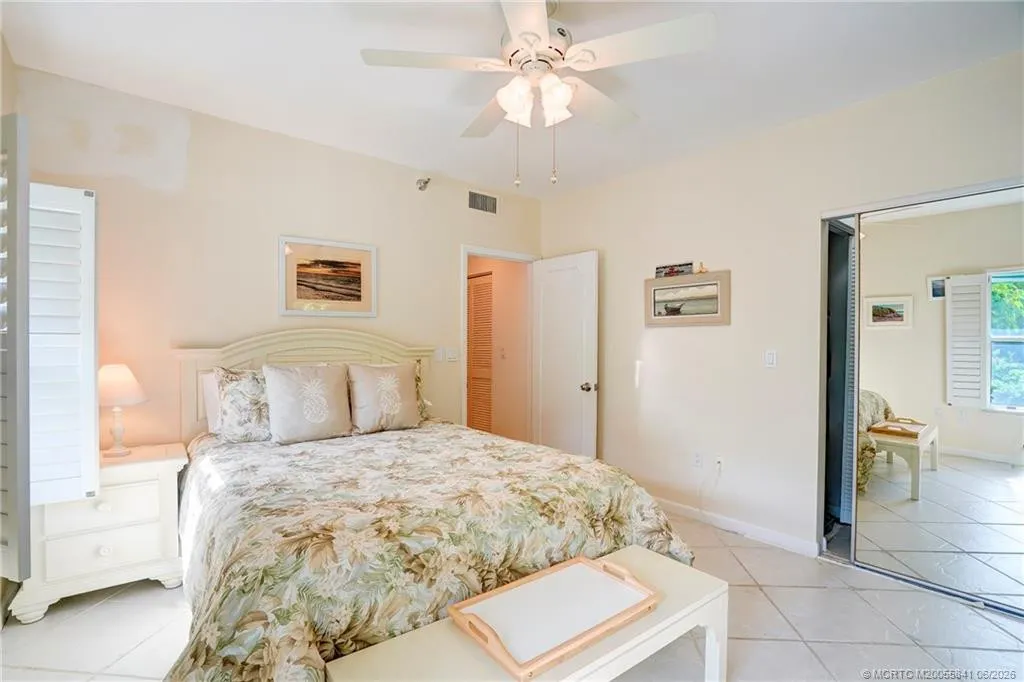 184 NE Edgewater Drive #1001