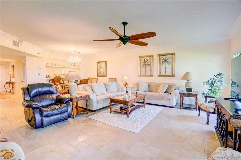 184 NE Edgewater Drive #1001