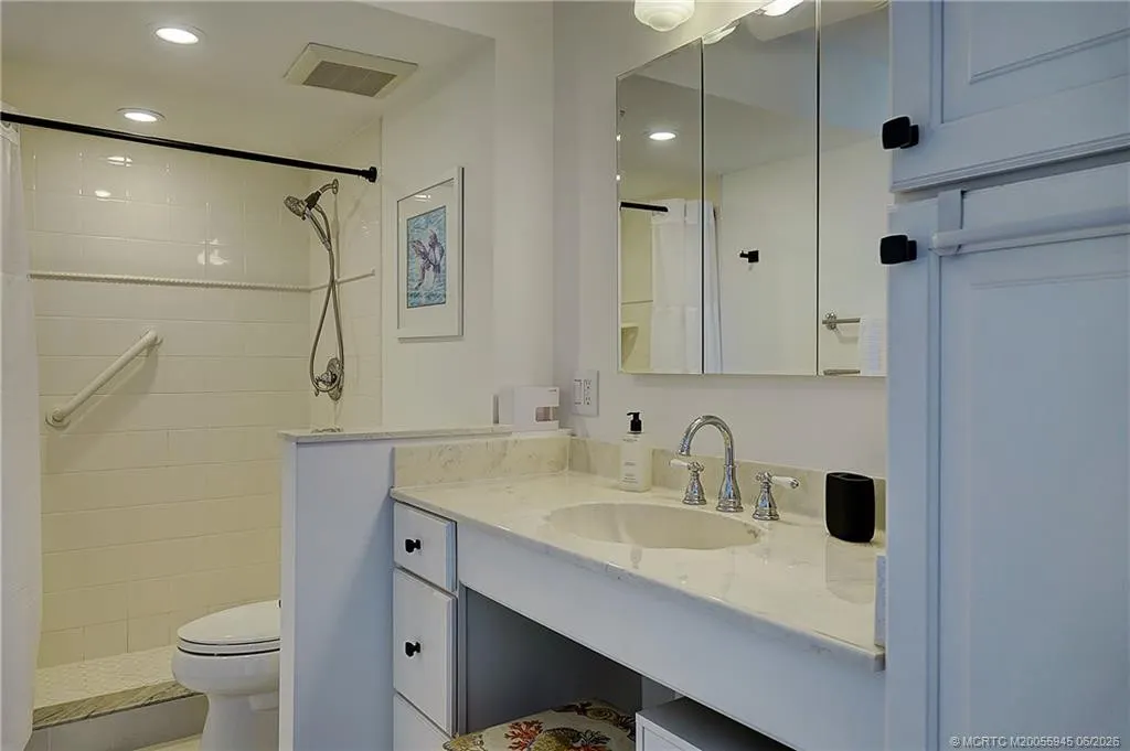 9940 S Ocean Drive #809