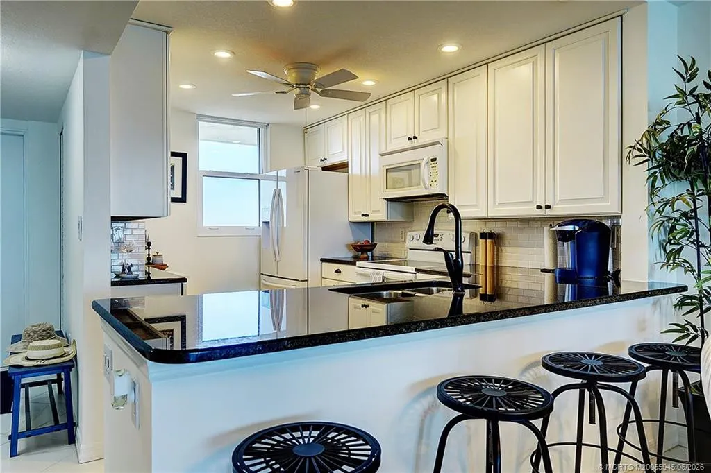 9940 S Ocean Drive #809