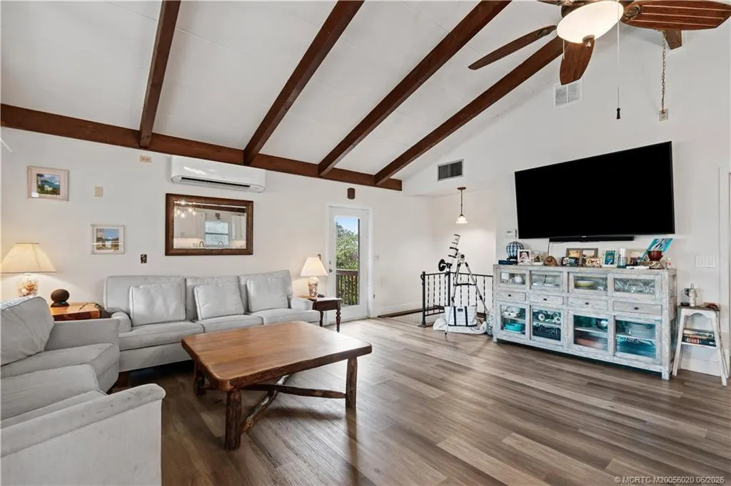 3027 SW Cedar Trail