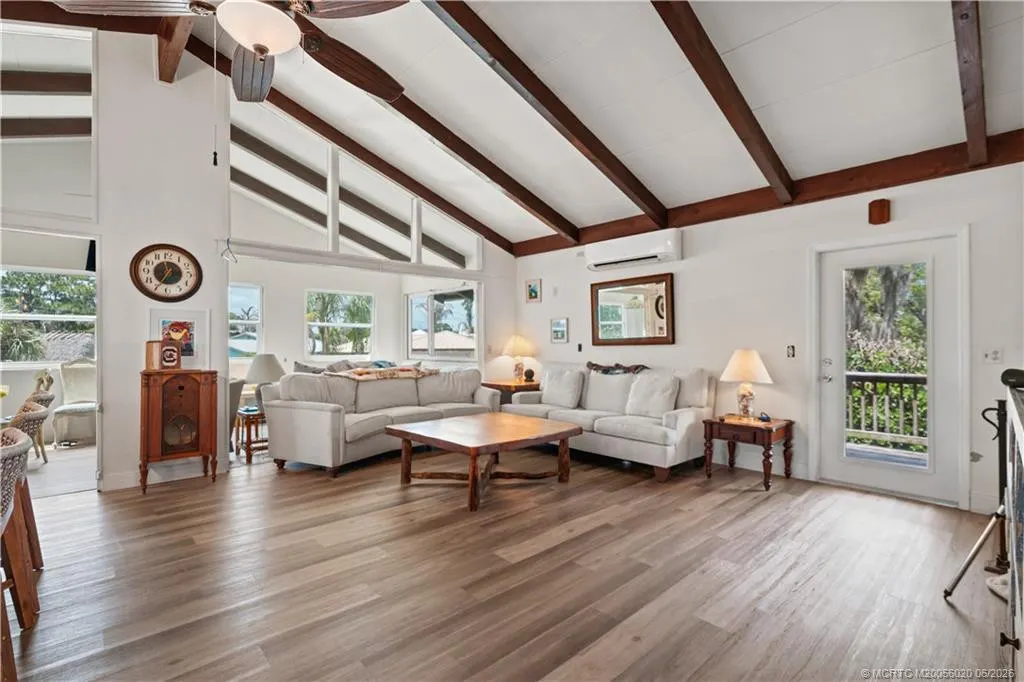3027 SW Cedar Trail