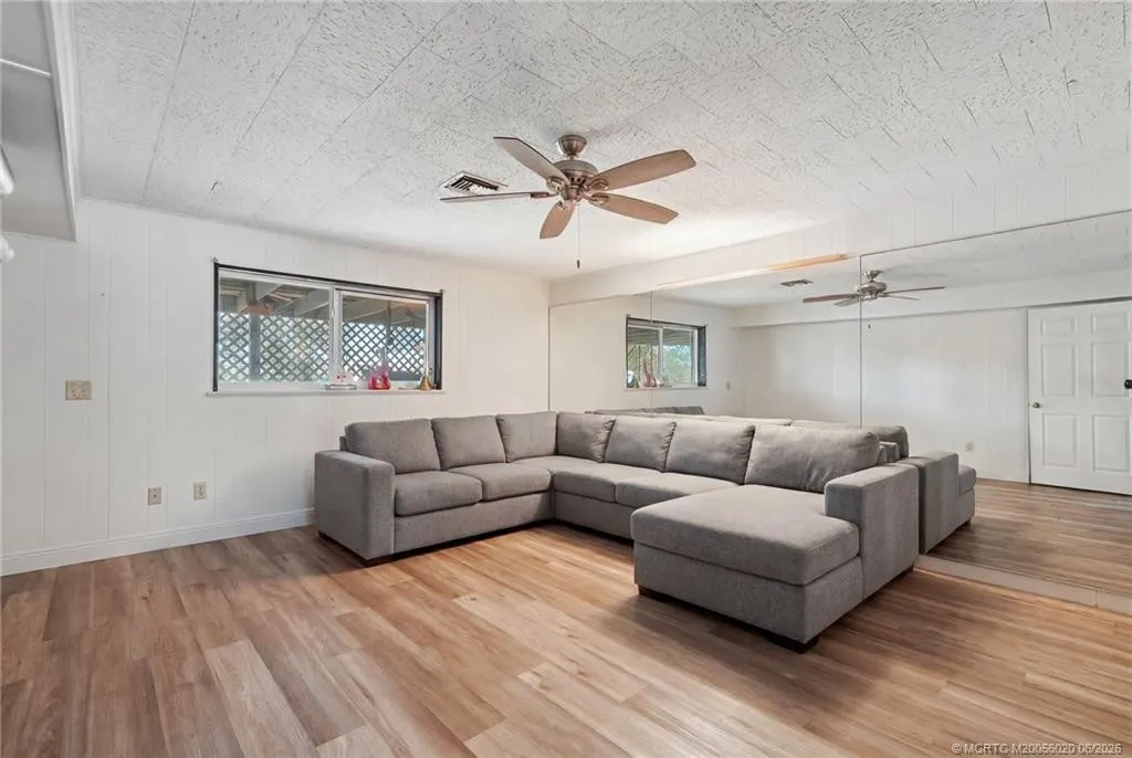 3027 SW Cedar Trail