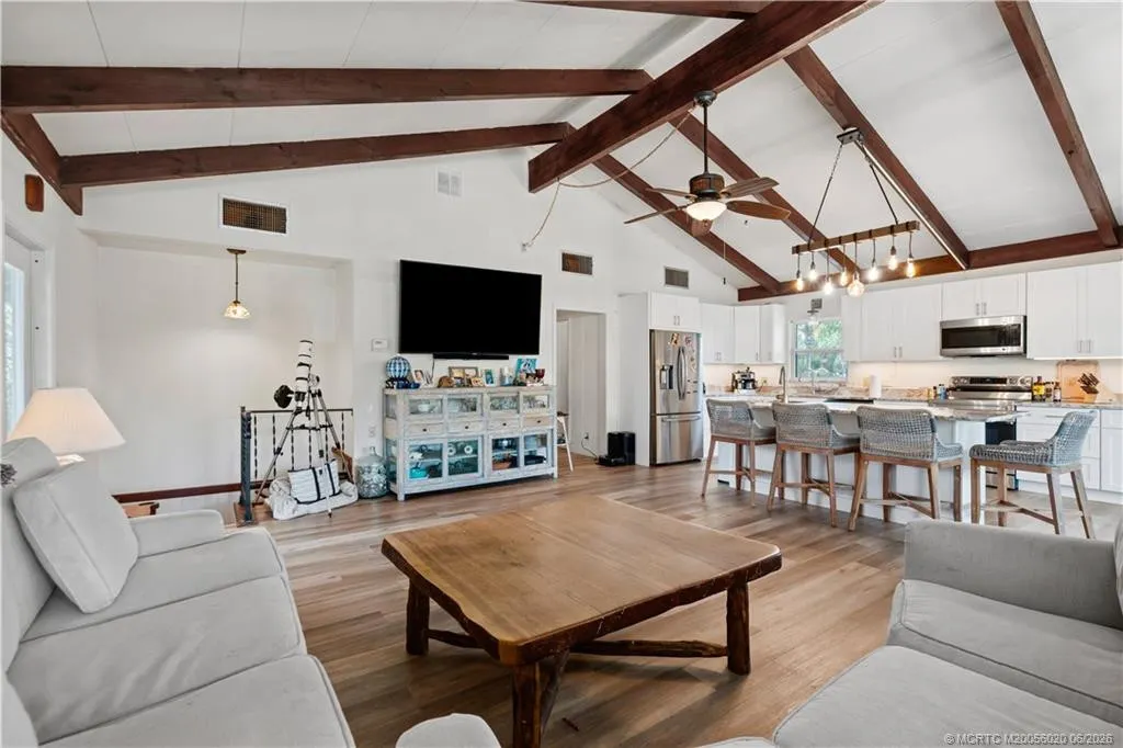 3027 SW Cedar Trail