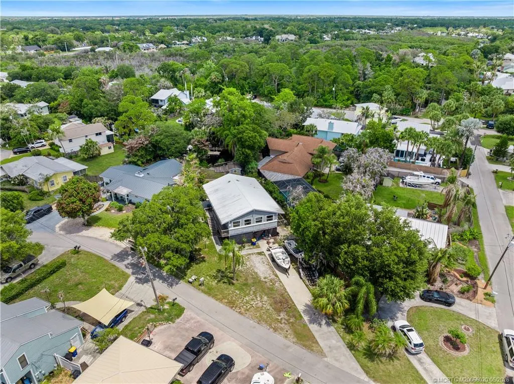3027 SW Cedar Trail