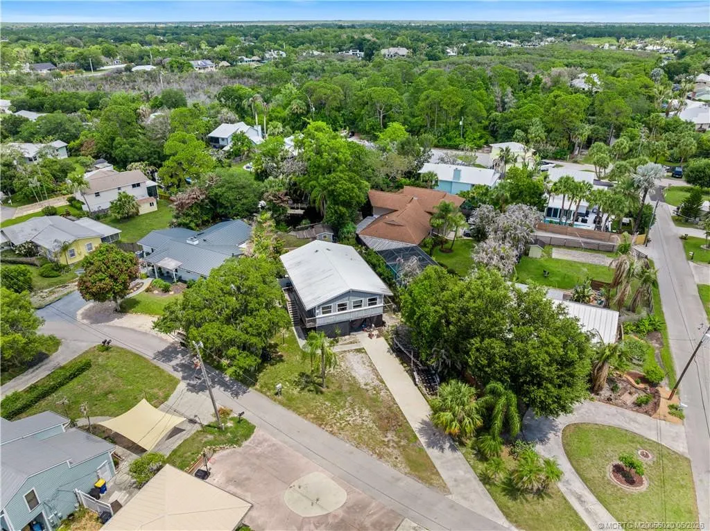 3027 SW Cedar Trail