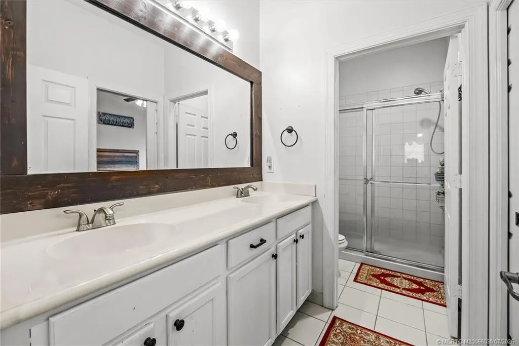 5718 SW Bald Eagle Drive