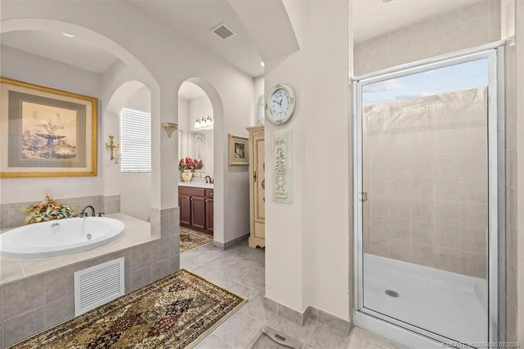 5718 SW Bald Eagle Drive