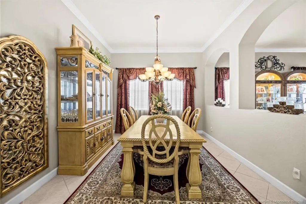 5718 SW Bald Eagle Drive