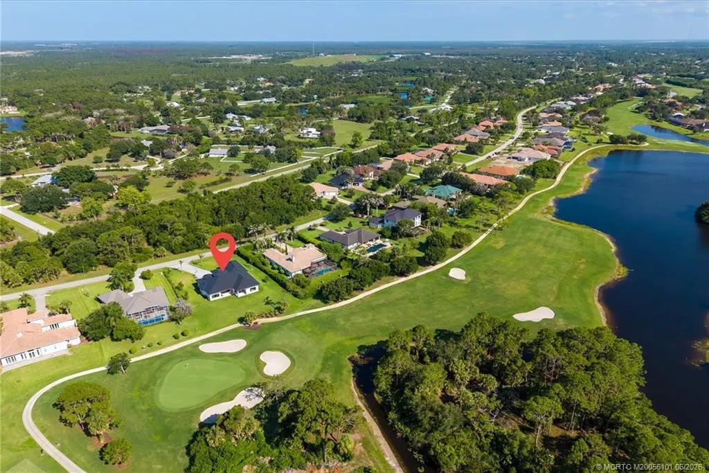 896 SW Squire Johns Lane