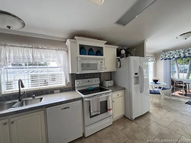 6120 Holly Lane