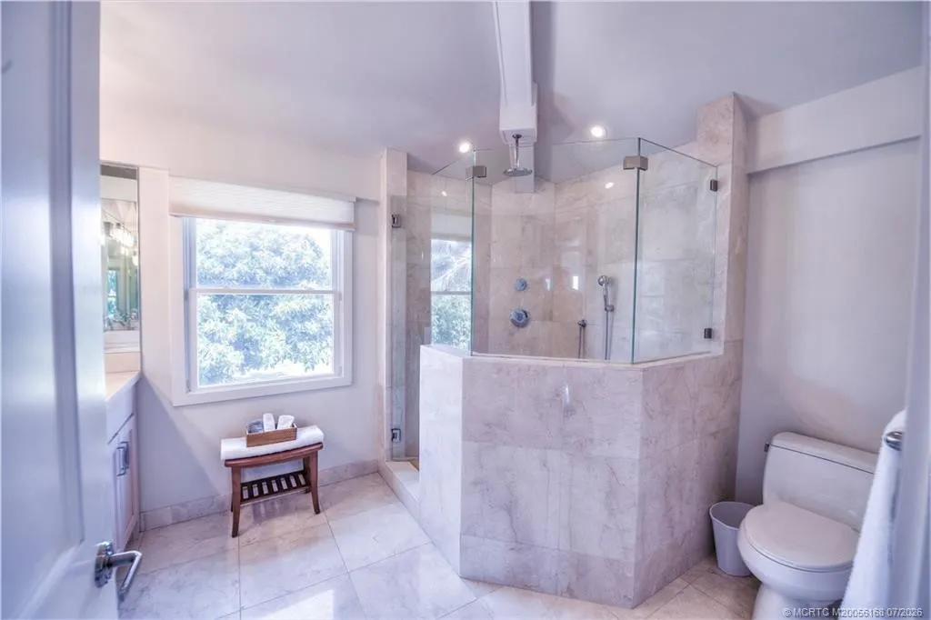 1871 NE Ocean Boulevard #UPPER GUEST HOUSE