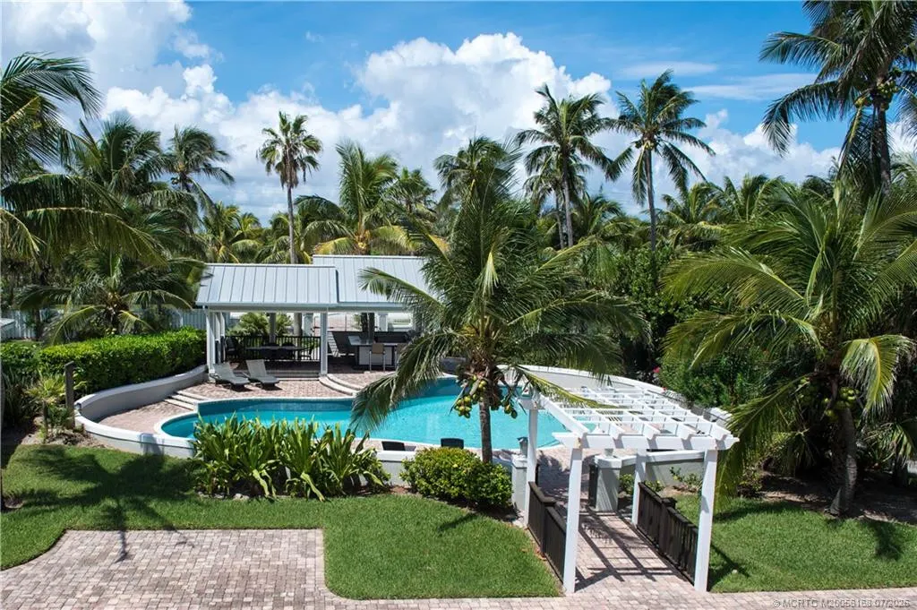 1871 NE Ocean Boulevard #UPPER GUEST HOUSE