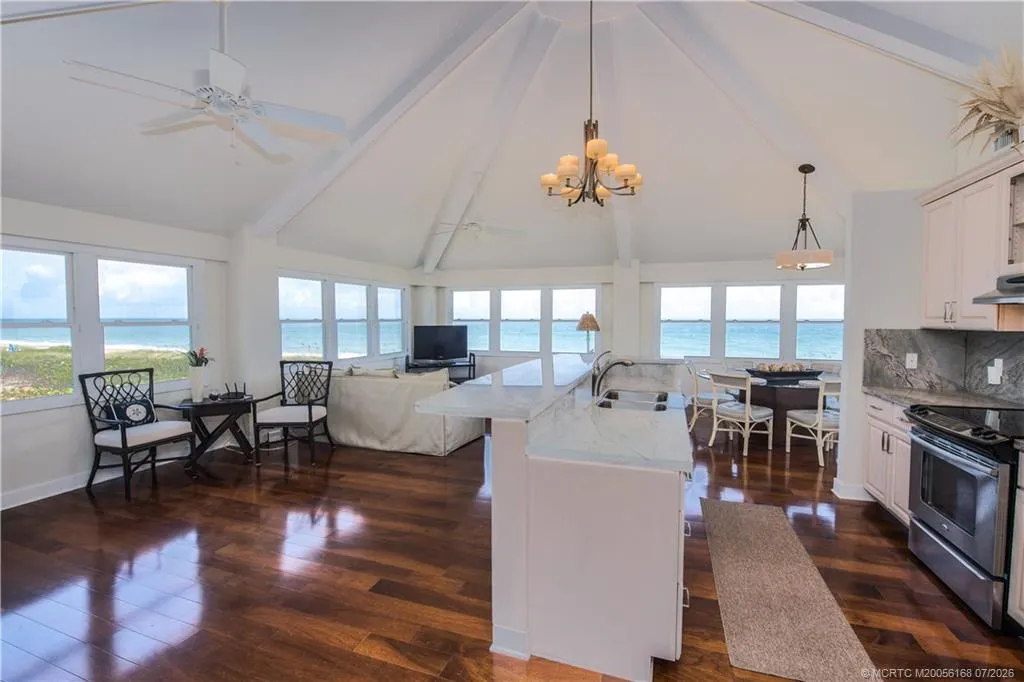 1871 NE Ocean Boulevard #UPPER GUEST HOUSE