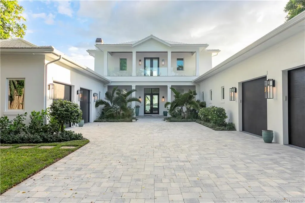 2660 NW South Shore Road