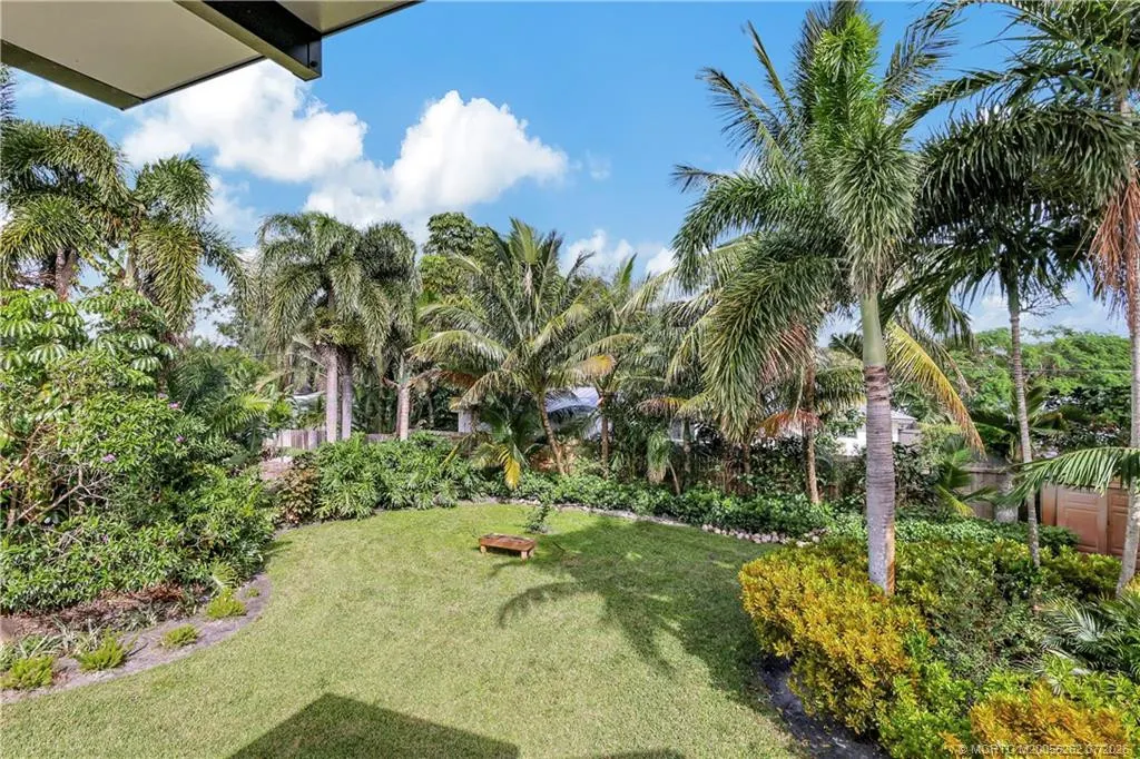 1863 NW 22nd Street