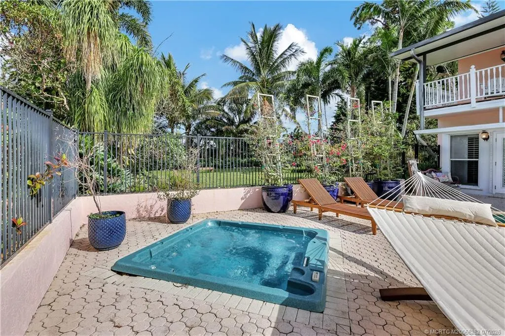 1863 NW 22nd Street