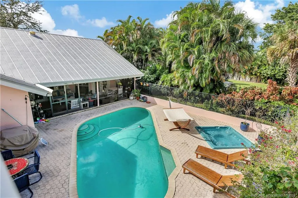 1863 NW 22nd Street