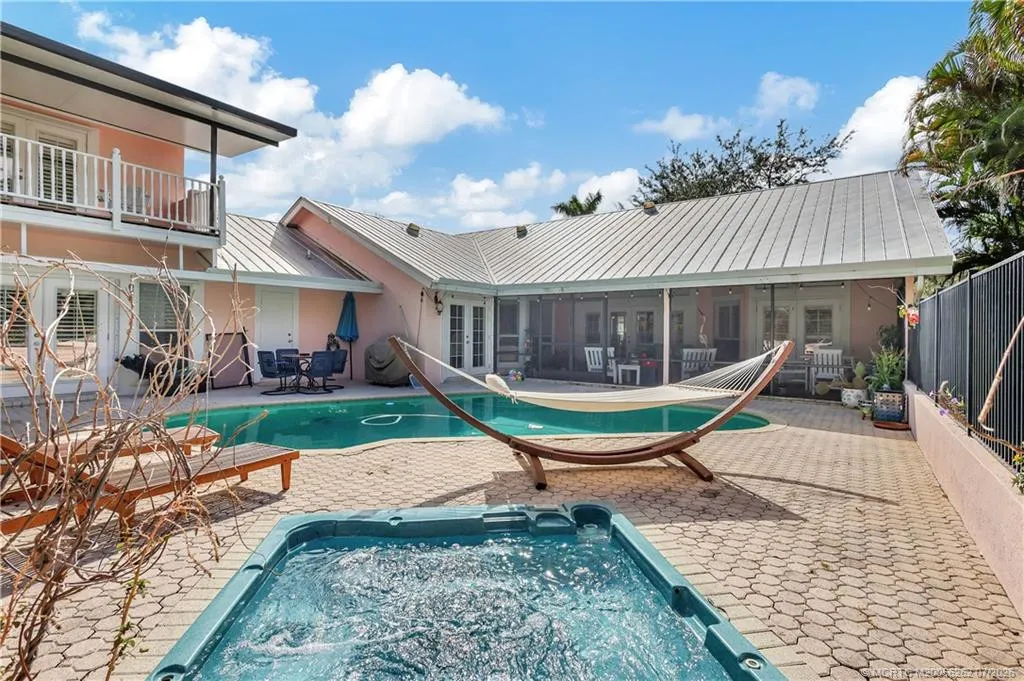 1863 NW 22nd Street