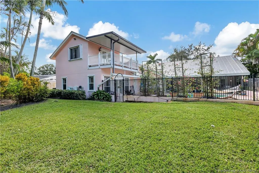 1863 NW 22nd Street