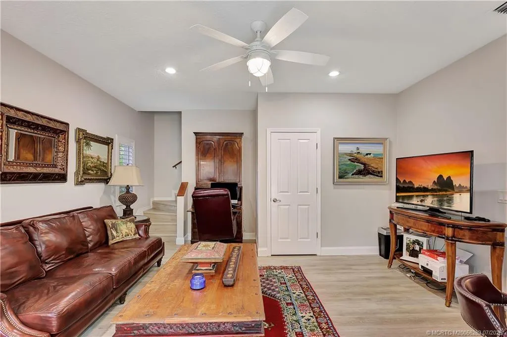 1863 NW 22nd Street