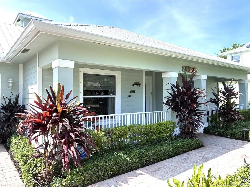 4586 SE Manatee Terrace