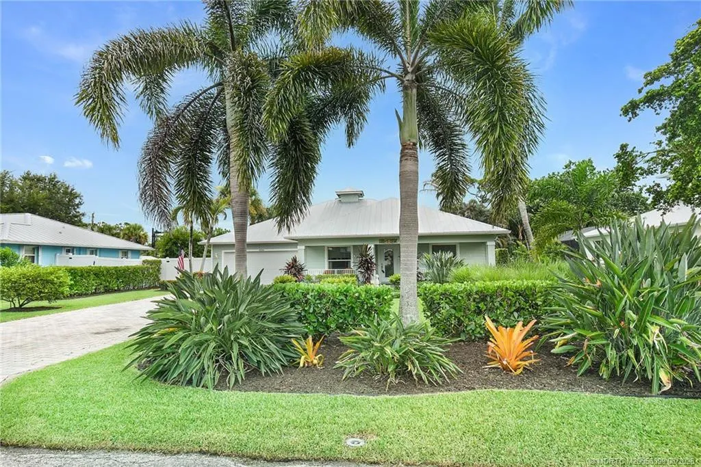 4586 SE Manatee Terrace