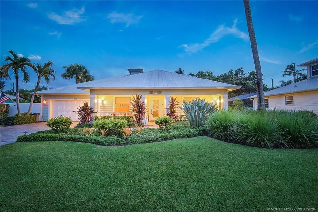 4586 SE Manatee Terrace