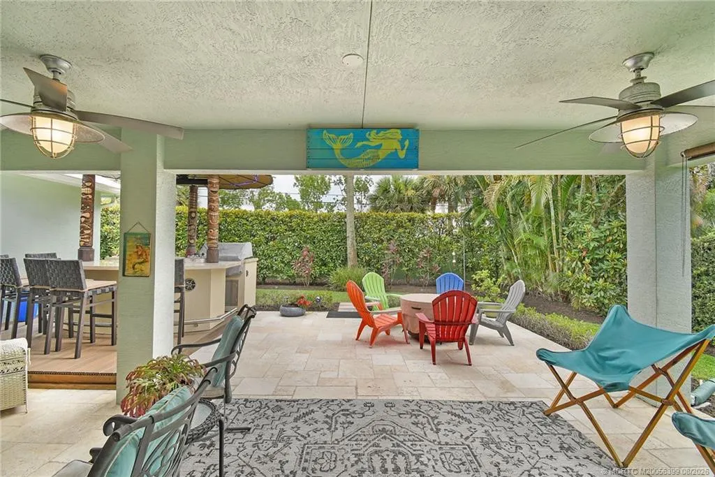 4586 SE Manatee Terrace