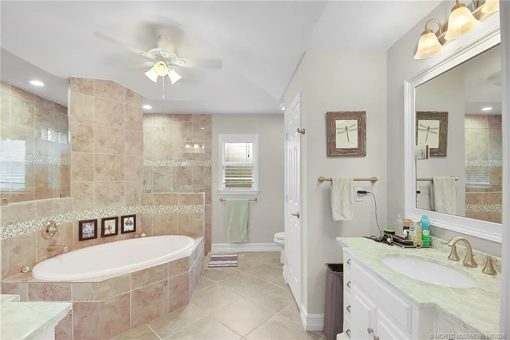 4586 SE Manatee Terrace