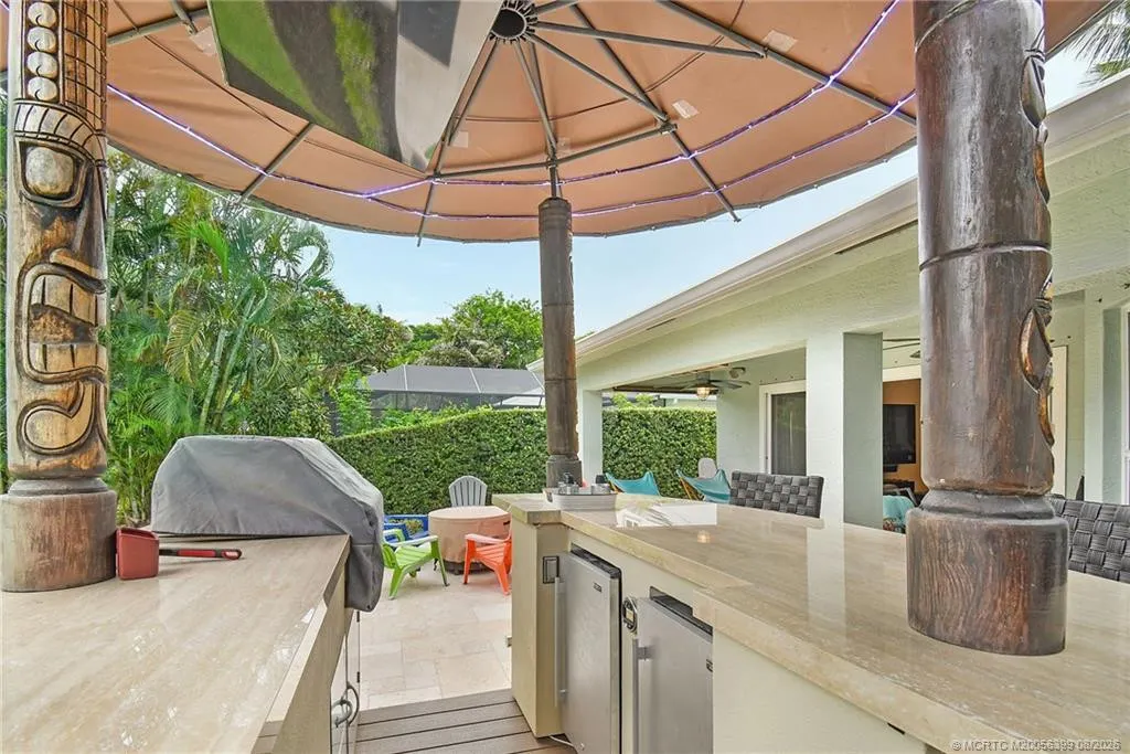 4586 SE Manatee Terrace