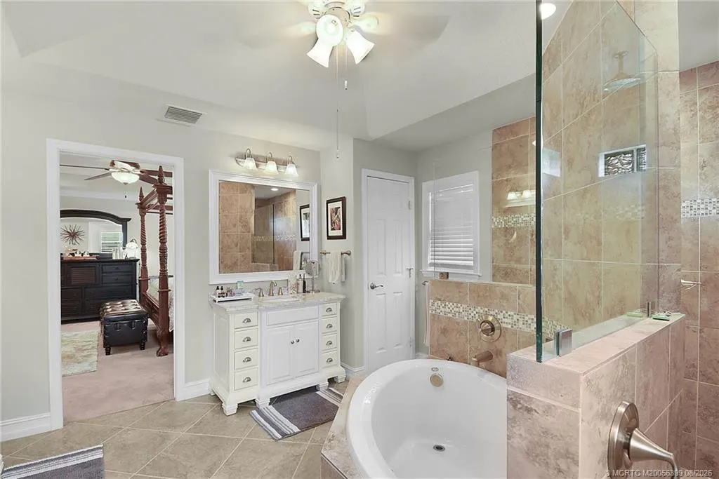 4586 SE Manatee Terrace
