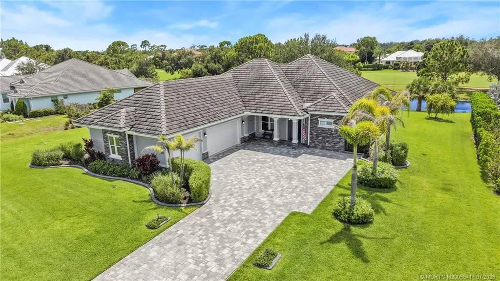 1100 SW Squire Johns Lane