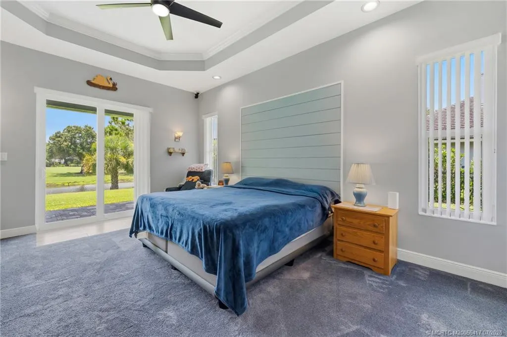 1100 SW Squire Johns Lane