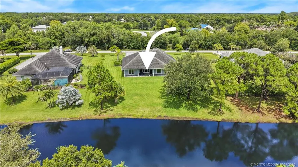 1100 SW Squire Johns Lane