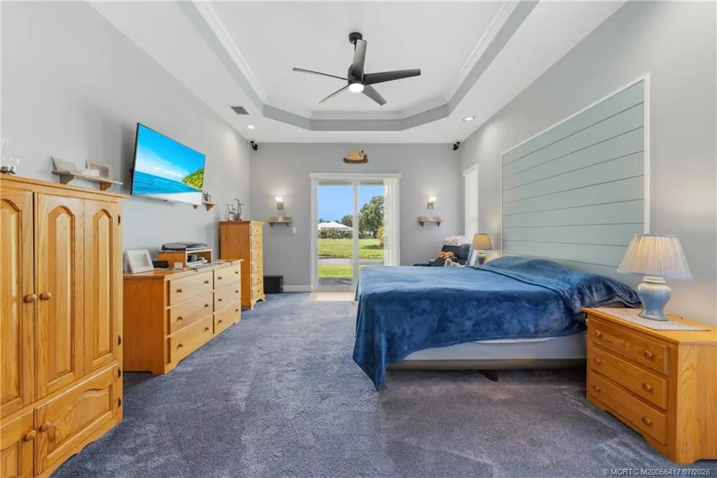1100 SW Squire Johns Lane