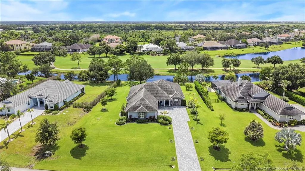1100 SW Squire Johns Lane