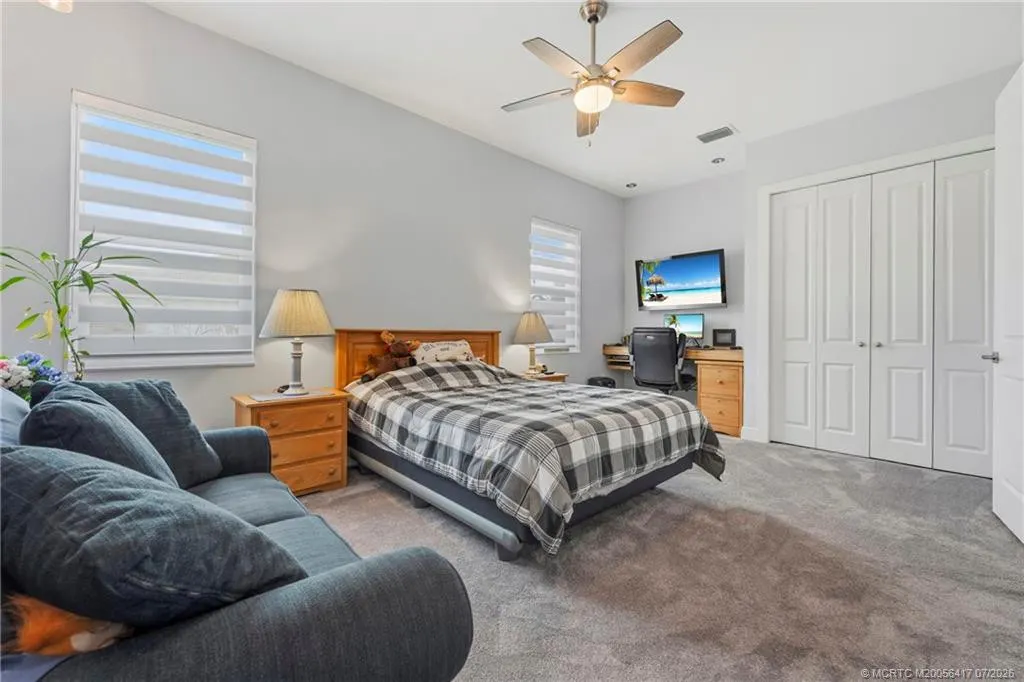 1100 SW Squire Johns Lane