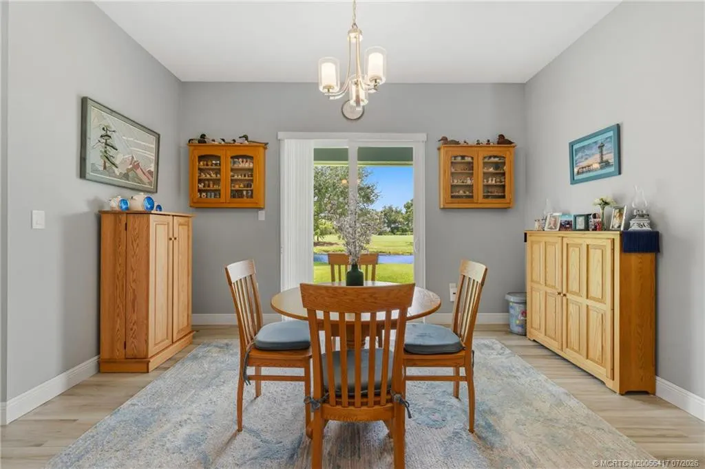 1100 SW Squire Johns Lane