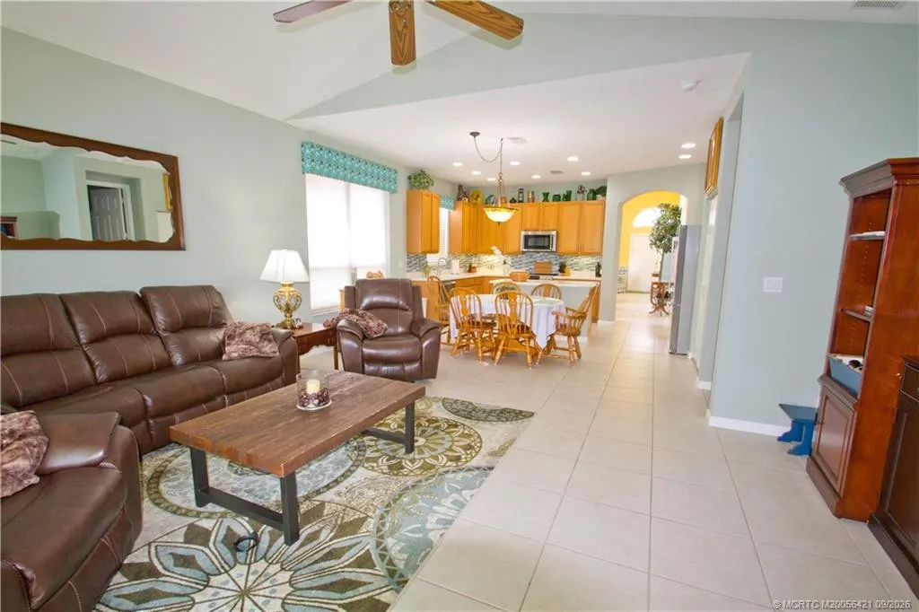 4005 NW Deer Oak Drive