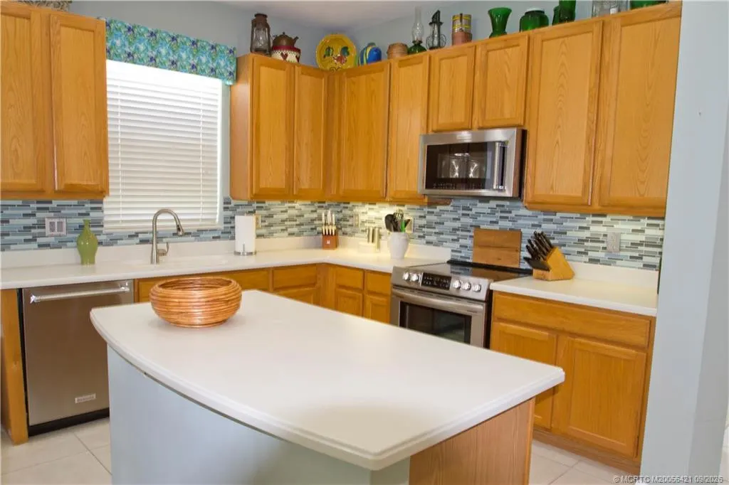 4005 NW Deer Oak Drive